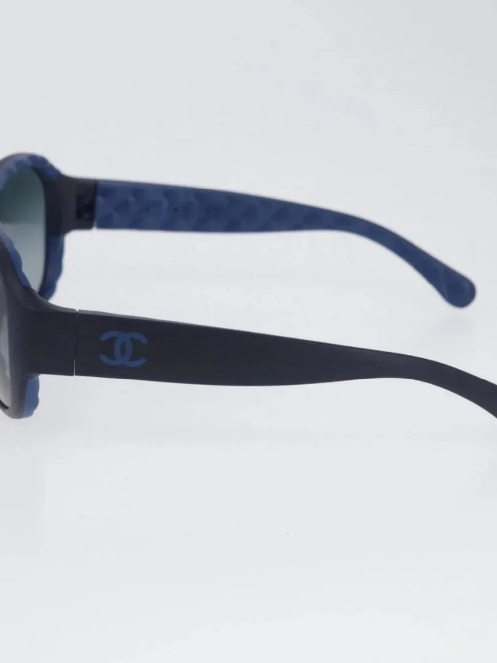 CHANEL Sunglasses plastic Blue CC Auth BA10703